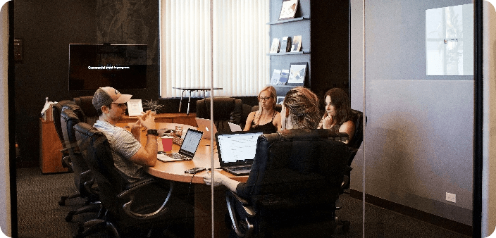 Team meeting in office