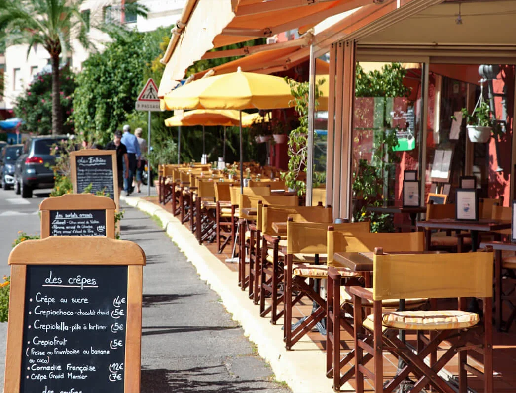 Restaurant outdoor seating