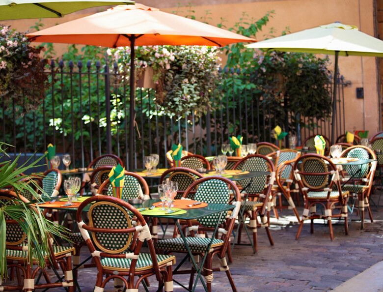 Restaurant outdoor seating